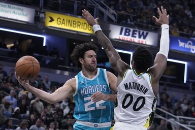Micić jól él a Charlotte-nál felkínálkozó lehetőséggel (Fotó: Beta/AP)