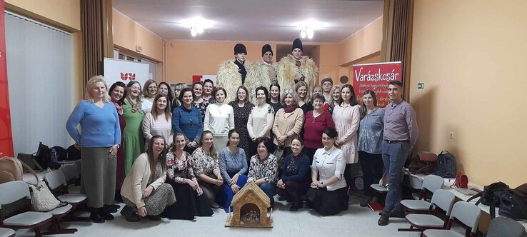 Csoportképen a képzés résztvevői és a szervezők (Hagyományok Háza Hálózat – Vajdaság) Csoportképen a képzés résztvevői és a szervezők (Hagyományok Háza Hálózat – Vajdaság)