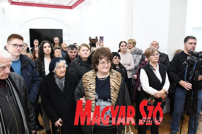 A kiállítás megnyitójára megtelt a Városi Múzeum nagyterme (Fotó: Paraczky László) A kiállítás megnyitójára megtelt a Városi Múzeum nagyterme (Fotó: Paraczky László)