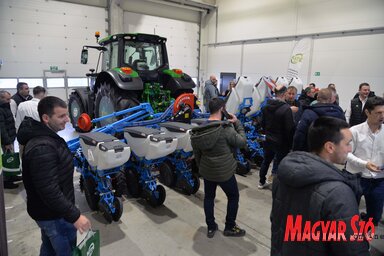 A vetőmag precíz elosztása is költségmegtakarítást eredményez (Fotó: Dávid Csilla felvétele)