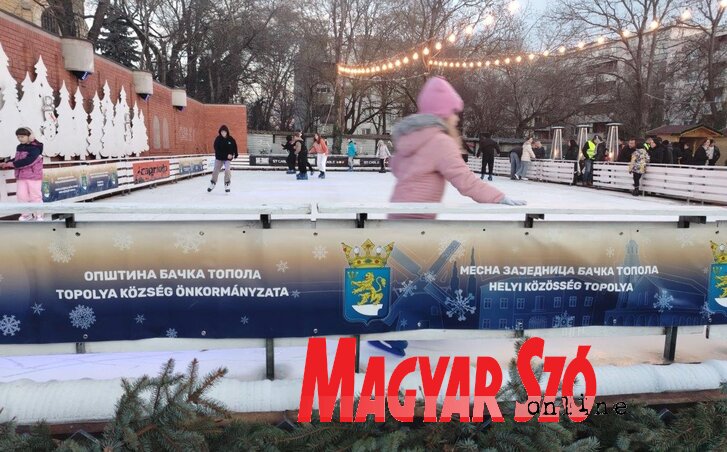 Azonnal használatba vették a pályát a polgárok (Tóth Péter felvétele) Azonnal használatba vették a pályát a polgárok (Tóth Péter felvétele)