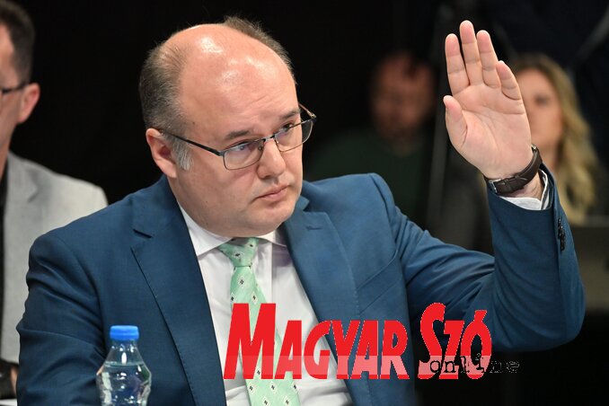 Hugyik Richárd, a Magyar Nemzeti Tanács Végrehajtó Bizottságának új elnöke (Fotó: Molnár Edvárd felvétele) Hugyik Richárd, a Magyar Nemzeti Tanács Végrehajtó Bizottságának új elnöke (Fotó: Molnár Edvárd felvétele)