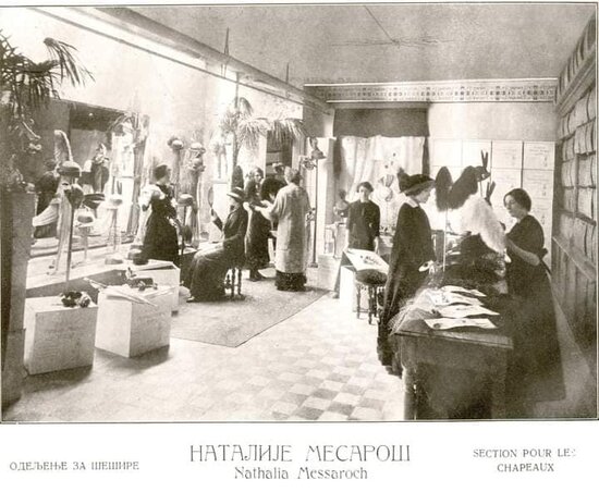 1923-ban Katarina Mladenović divattervező szerint a belgrádi nők nem tudnak jól öltözködni, hiszen gyakran napközben is estélyi ruhákat viselnek és illetlenül rövid a szoknyájuk (Archív felvétel) 1923-ban Katarina Mladenović divattervező szerint a belgrádi nők nem tudnak jól öltözködni, hiszen gyakran napközben is estélyi ruhákat viselnek és illetlenül rövid a szoknyájuk (Archív felvétel)