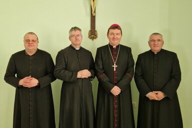 Msgr. Mirko Štefković a kinevezett esperesek társaságában