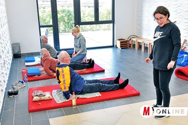 A Pető-kurzus ez alkalommal több mint húsz személynek nyújt segítséget (Gergely Árpád felvétele)