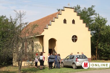 A kavillói templom felújításakor összeállt csapat (Lakatos János felvétele)