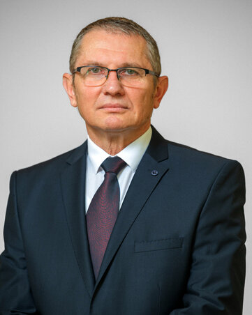 Oláj Tibor, a képviselő-testület elnöke Oláj Tibor, a képviselő-testület elnöke