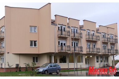 Dom učenika u Bačkoj Topoli počeo je sa radom 2021. godine i tokom školske godine obezbeđuje smeštaj u moderno opremljenim sobama i pun obrok za 102 učenika (foto: Diana Kazinci Pasterko)
