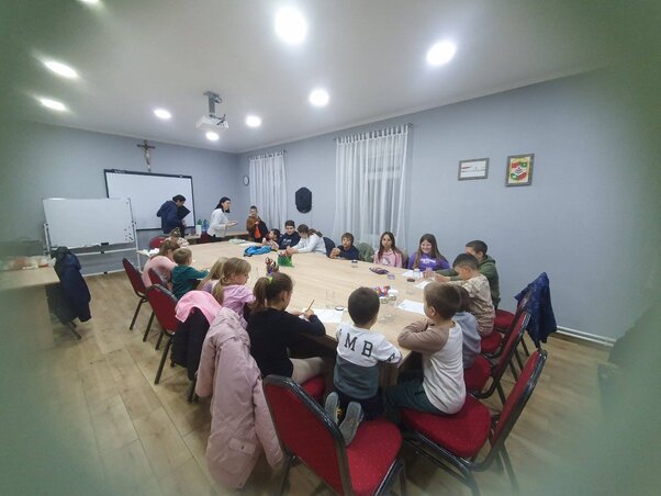 A plébánia közösségi térként sokrétű programoknak ad otthont A plébánia közösségi térként sokrétű programoknak ad otthont
