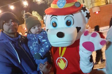 A legkisebbek is örültek a jelmezbe bújt vendégeknek (Valkai Krisztina felvétele)