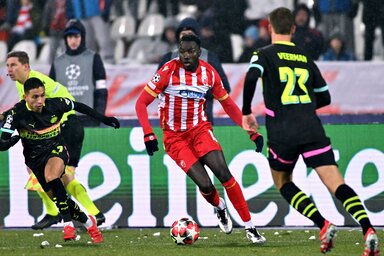 Hiába készült fel a Zvezda, nem volt elég a PSV ellen (Fotó: Beta/AP)