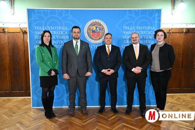 Kikity Andrea, Újhelyi Ákos, Bányai Gábor, Gyivánovity Dániel és Góli Csilla (Fotó: Molnár Edvárd felvétele)