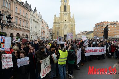 A november 5-e óta tartó tiltakozási hullám legutóbbi, általános engedetlenségre felszólító mozzanata igencsak megbénította a várost (Fotó: Dávid Csilla felvétele)