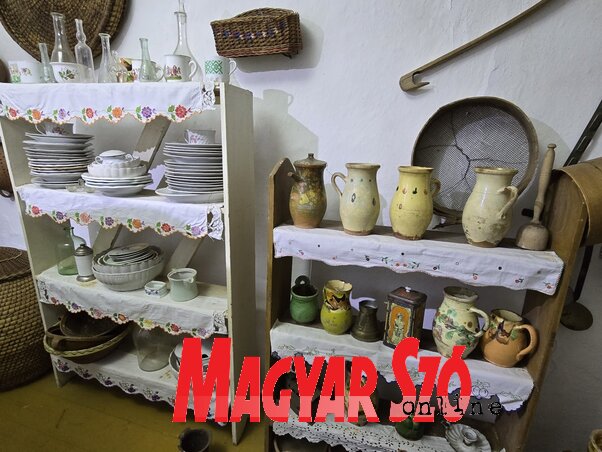 Pored paradne sobe, popisani su i predmeti u kuhinji (fotografija Hajnalke Vidač) Pored paradne sobe, popisani su i predmeti u kuhinji (fotografija Hajnalke Vidač)
