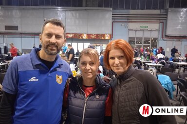 Tálosi Krisztián, a pécsi PVSK Pétanque szakosztályvezetője, Tálosiné Mocsirán Ágnes és Kocsis-Simon Ágnes, a Magyar Pétanque Szövetség elnöke (Fotó: Szeli Balázs felvétele)