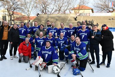 A Spartacus jégkorongozói a B csoport 2. helyén végeztek (Fotó: Tóth Tibor felvétele)