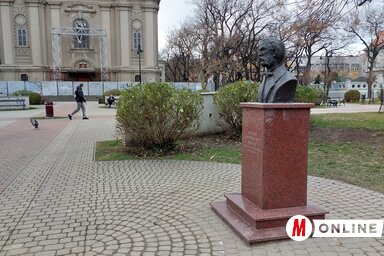 A Fasizmus áldozatainak terén található parkba került a mellszobor / Molnár Edvárd felvétele