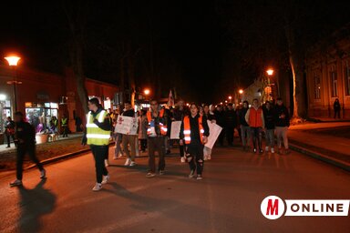 Tiltakozó sétát tartottak Óbecsén (Fotó: Kancsár Izabella)