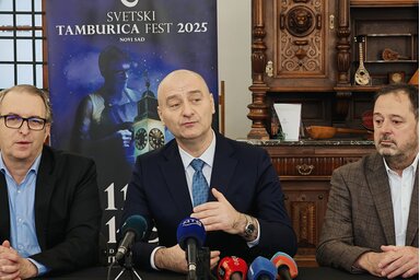 A szerződéskötés résztvevői (A tartományi kormány felvétele)