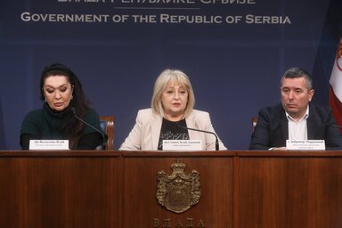 A tárcavezető hangsúlyozta, a sztrájkoló és a nem sztrájkoló pedagógusok is megkapták a megemelt januári fizetés első felét (Fotó: Beta)