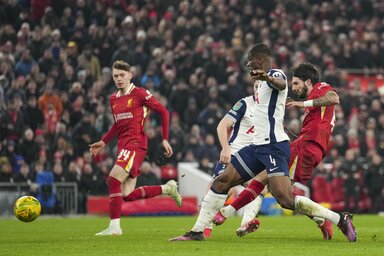 Szoboszlai Dominik Conor Bradley passzát váltotta gólra (Fotó: Beta/AP)
