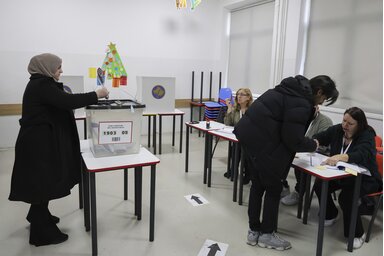 Megnyíltak a szavazóhelyek Koszovóban (Fotó: Beta)