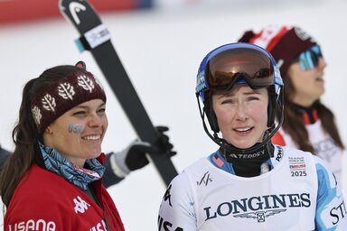 Breezy Johnson és Mikaela Shiffrin (jobbról) (Fotó: Beta/AP)