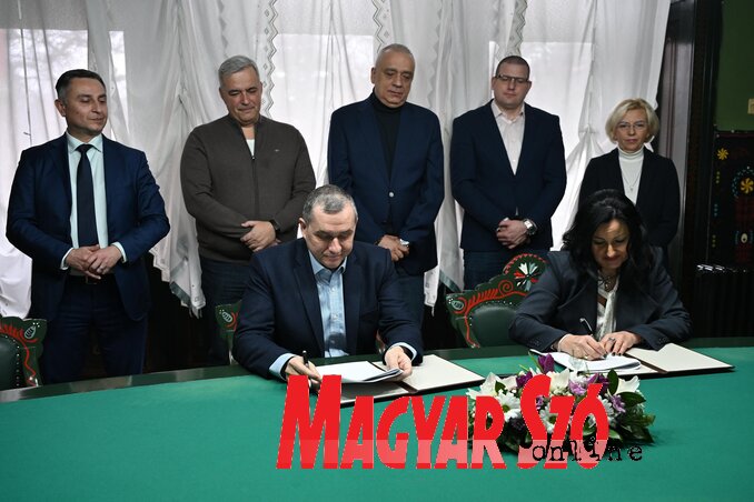 A szerződés értéke több mint 15,4 milliárd dinár (Fotó: Molnár Edvárd) A szerződés értéke több mint 15,4 milliárd dinár (Fotó: Molnár Edvárd)