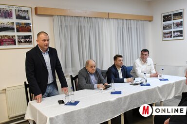 Juhász Attila, Valka Károly, Molnár Viktor és Turza Szabolcs falugazdász (Fotó: Paraczky László)