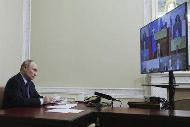 Dmitrij Peszkov lehetetlennek nevezte a hosszútávú, átfogó ukrajnai rendezést az összeurópai biztonsági kérdések figyelembevétele nélkül (Fotó: Beta/AP)