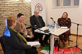 Jókai Mór születésének 200. évfordulójáról emlékeztek meg a szabadkai Szekeres László Alapítványban