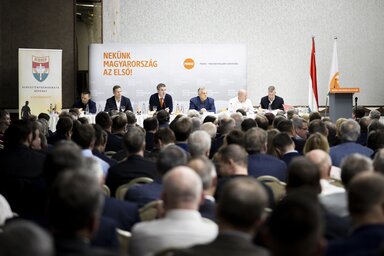 A kihelyezett frakcióülésen készült a fotó (Fotó: MTI/Miniszterelnöki Sajtóiroda)