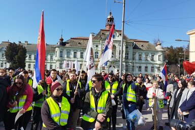 A tiltakozó egyetemisták a tervek szerint három nap alatt teszik meg a mintegy száz kilométeres utat (Fotó: Beta)