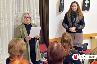 Vargyas Ildikó kiállítását Mezei Erzsébet képzőművész nyitotta meg (Fotó: Gergely Árpád felvétele)