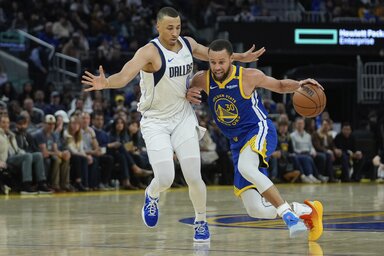 Stephen Curry 30 pontot szerzett a Dallas ellen (Fotó: Beta/AP)