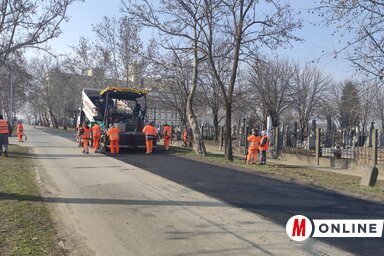 A forgalmat villanyrendőr irányítja (Fotó: Horváth Attila felvétele)