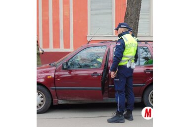 Munkában a nagykikindai rendőrök (Vidács Hajnalka felvétele)