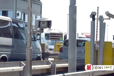 A közvállalat szerint a fizetőkapuk megnyitása, vagy a forgalom leállítása bűncselekménynek minősül (Fotó: Ótos András felvétele)