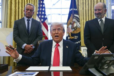 Az amerikai elnök szerint az ukrán államfő „szeretné aláírni a szerződést" (Fotó: Beta/AP)