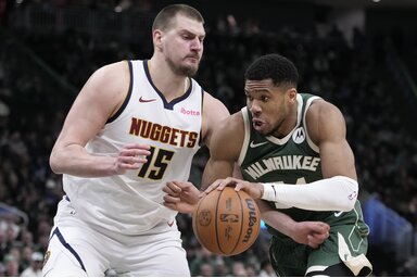 A nagyágyúk közül ezúttal Giannis Antetokounmpo örülhetett a végén (Fotó: Beta/AP)
