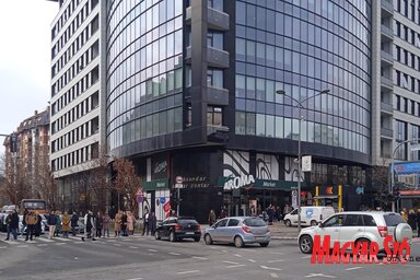 A tavaly november eleje óta tartó akciósorozat keretében péntek dél körül ismét több forgalmas útkereszteződés bénult meg a városban (Fotó: Szeli Balázs felvétele)