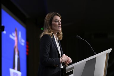 Roberta Metsola hangsúlyozta, Ukrajna támogatásának fenntartása nem jótékonyság, hanem kötelesség Európa biztonságának szavatolására (Fotó: MTI)