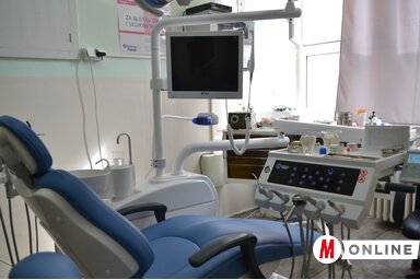 Az új fogorvosi székek egyikét a nagykikindai Szent Száva Általános Iskola gyermekfogászati rendelőjében helyezték el (Vidács Hajnalka felvétele)