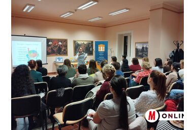 Ric Judit előadásában a logopédus, a pedagógus és a szülő közötti együttműködésre hívta fel a figyelmet (Kancsár Izabella felvétele)