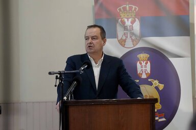 A belügyminiszter szerint a fizikai bántalmazást kétségbe vonó állítások valótlanok, elfogultak és rosszindulatúak (Fotó: Beta)