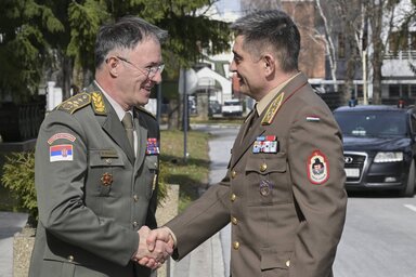 A szerb és a magyar vezérkari főnök Belgrádban találkozott (Fotó: Beta)