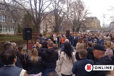 Csupán azt akarjuk, hogy gyermekeink tanulhassanak! (Fotó: Szeli Balázs felvétele)