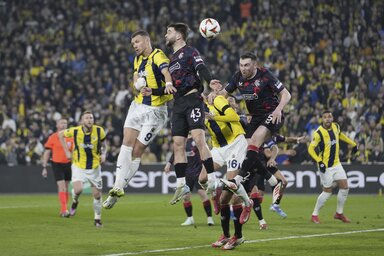 Edin Džekóéknak (balról) nem lesz egyszerű dolguk Skóciában (Fotó: Beta/AP)