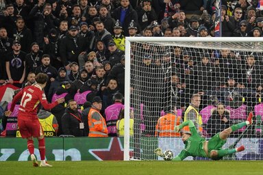 Donnarumma könnyedén hárította Núñez lövését (Fotó: Beta/AP)