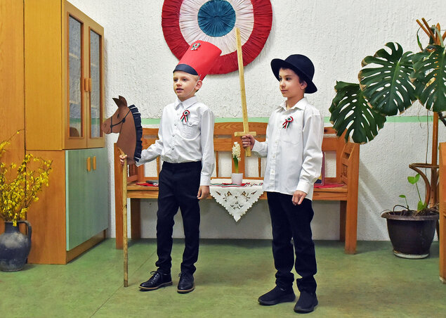 Fontosnak tartják, hogy már a gyermekek is megismerjék és megértsék 1848 jelentőségét (Fotó: Gergely Árpád) Fontosnak tartják, hogy már a gyermekek is megismerjék és megértsék 1848 jelentőségét (Fotó: Gergely Árpád)